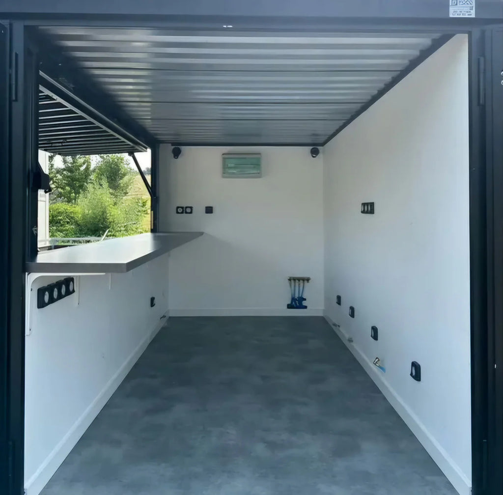 Container umgebaut zu einer Bar/Imbissbude/einem Café im Freien (4x2m)
